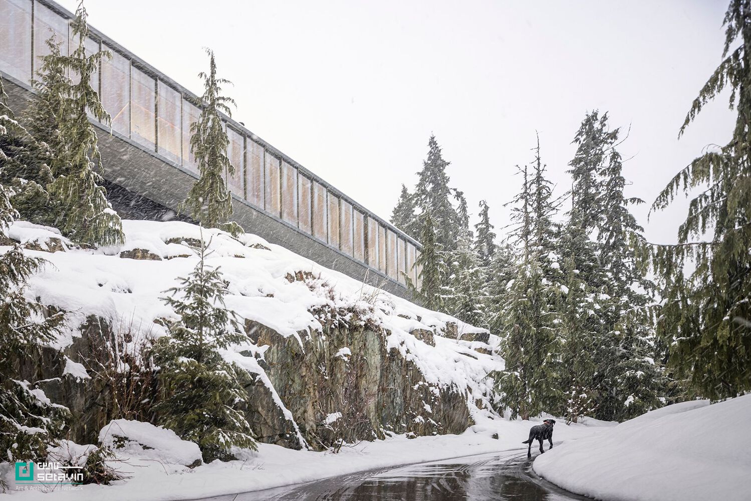 cold climate architecture, glass house design, Whistler architecture, studio mk27, Marcio Kogan, Suzana Glogowski, floating architecture, minimal house, indoor-outdoor connection, modern mountain home ,معماری در اقلیم سرد، طراحی خانه در ویسلر، خانه شیشه‌ای، استودیو mk27، مارسیو کوگان، سوزانا گلوگوفسکی، معماری معلق، طراحی داخلی و بیرونی، معماری مینیمال، پیوند با طبیعت در معماری