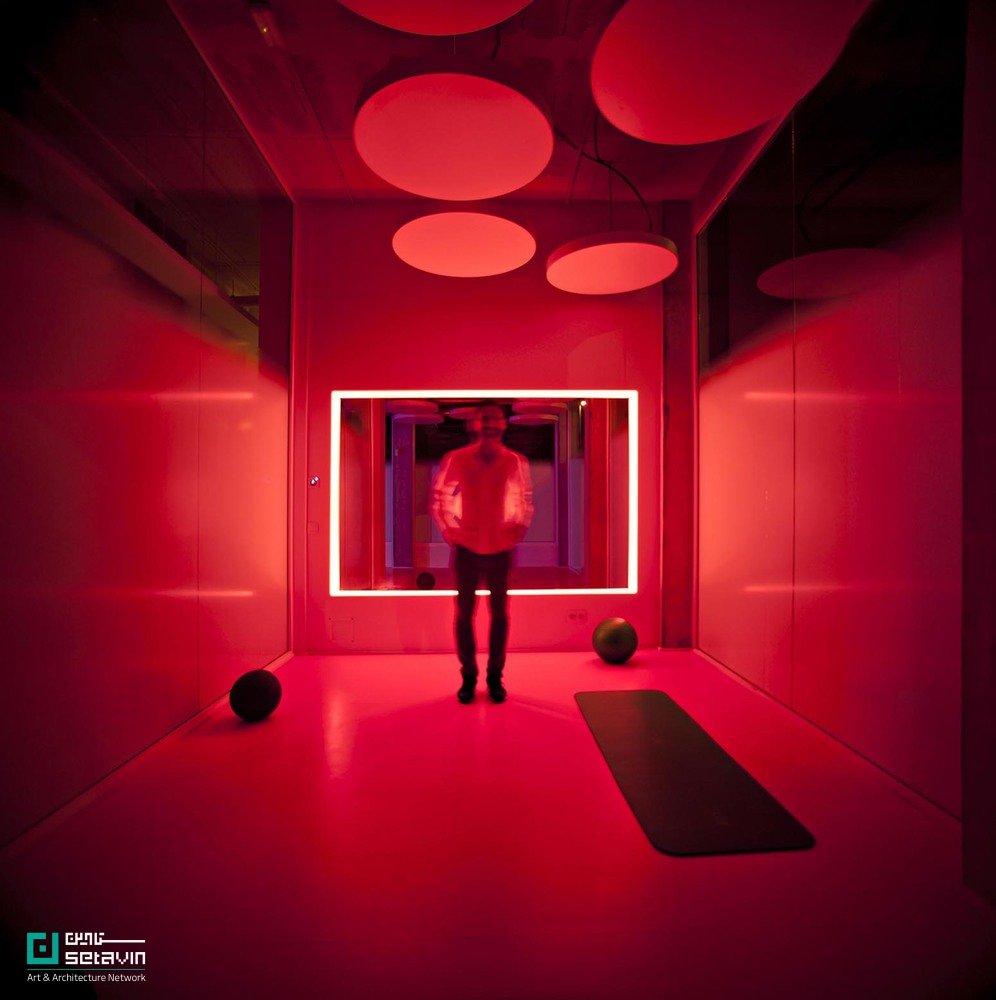 معرفی مرکز Active Therapy Center R3 در اسپانیا؛ طراحی Gabriel Gomera Studio با تأکید بر نور طبیعی، رنگ‌درمانی و پیوند ذهن و بدن در فضایی ۲۳۰ مترمربعی.