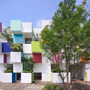 تصویر - بانک Sugamo Shinkin , شعبه Nakaaoki , اثر تیم طراحی Emmanuelle Moureaux , ژاپن - معماری