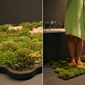 عکس - فرش سبز خزه ای در حمام شما
