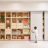 عکس - وایت برد کشویی ویژگی اصلی طراحی اتاق کودک در این آپارتمان 