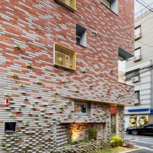 تصویر - نمای آجری ساختمانی در سئول کره جنوبی - معماری
