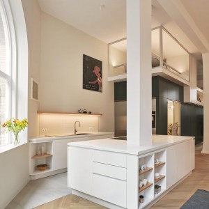 تصویر - ایده های طراحی آشپزخانه-ترکیب ستون با جزیره آشپزخانه - معماری