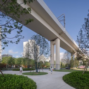 تصویر - پارک Happy Spot زیر خط Light Rail | طراحی VIASCAPE design | شانگهای، چین - معماری