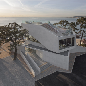 تصویر - کافه‌ ساحلی Gijang Waveon | طراحی Heesoo Kwak و IDMM Architects | کره‌جنوبی - معماری