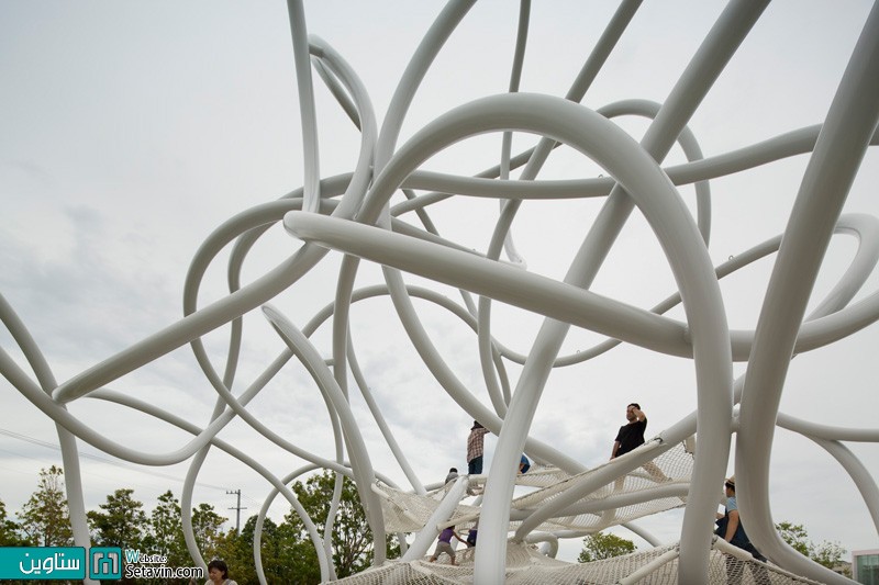 جنگل حلقه ها , زمین بازی تندیس مانند کودکان اثر تیم معماری Suppose