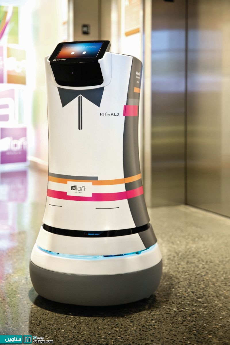 ارائه خدمات در هتلی در کالیفرنیا توسط یک روبات