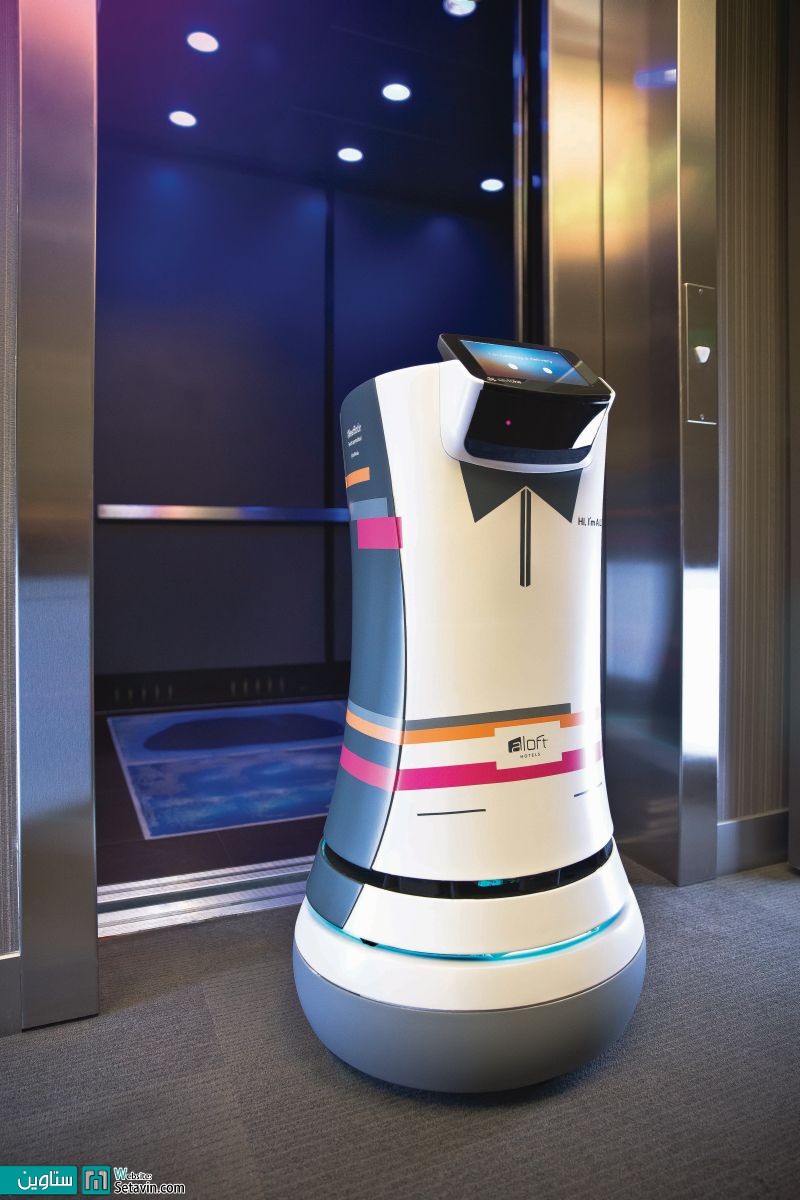 ارائه خدمات در هتلی در کالیفرنیا توسط یک روبات
